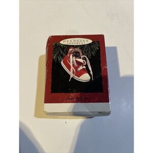 Hallmark Keepsake  High Top-purr 1993 Cat Kitten Sneaker High Top